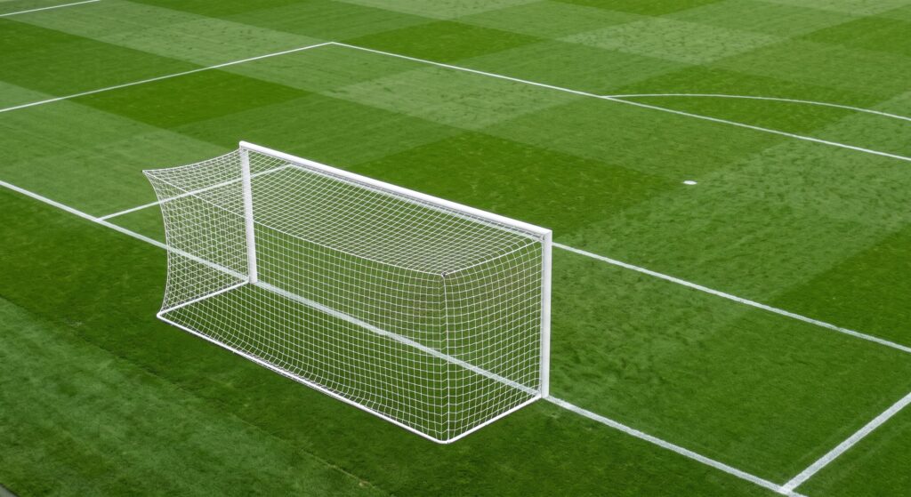 Fußball Tor von hinten aus einer schrägen Vogelperspektive